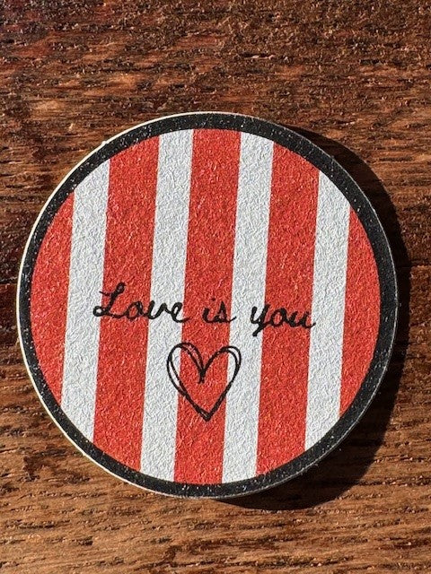 Kraft sticker (Love is you)