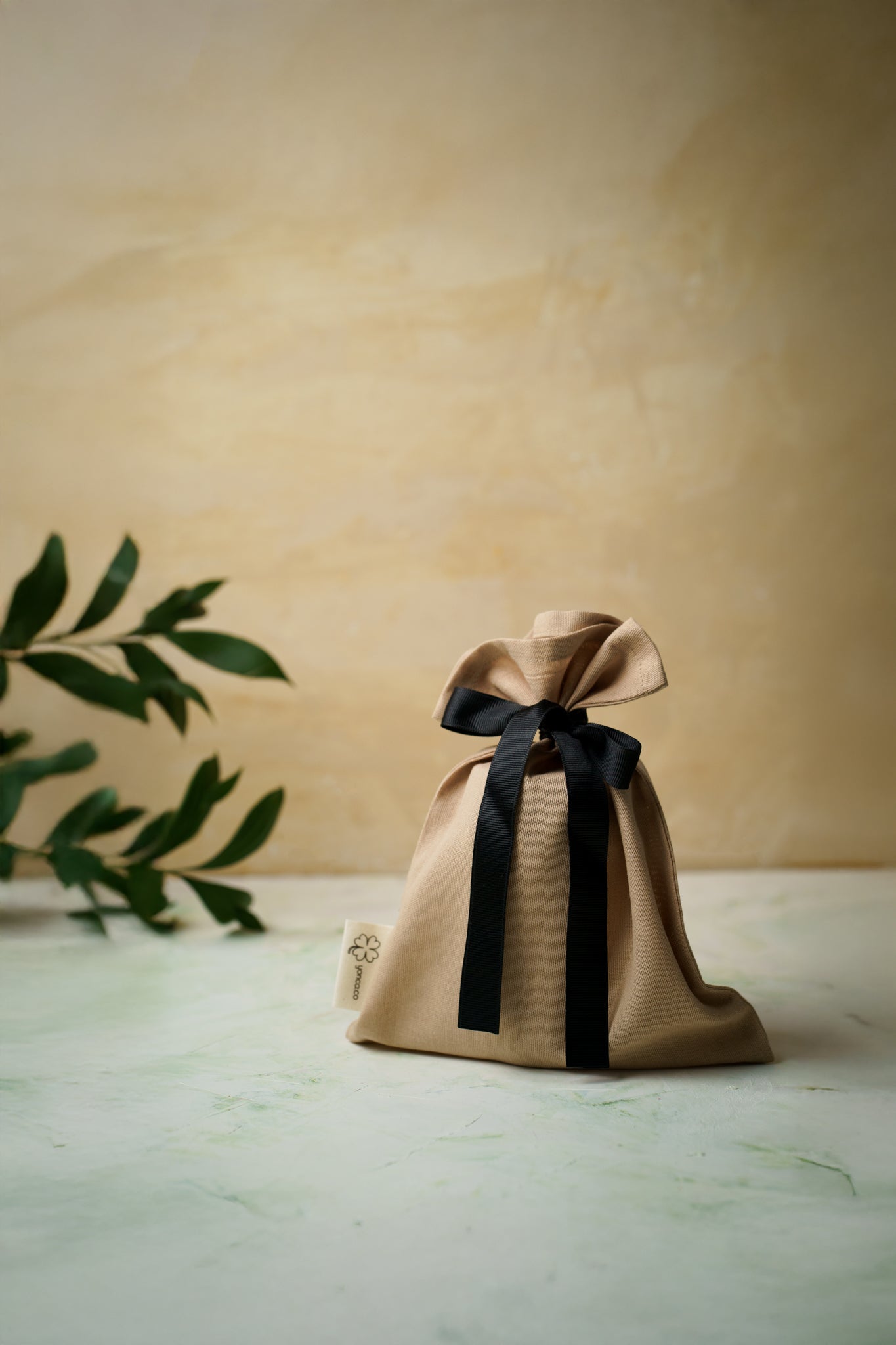 Cotton gift bag with own ribbon (small)