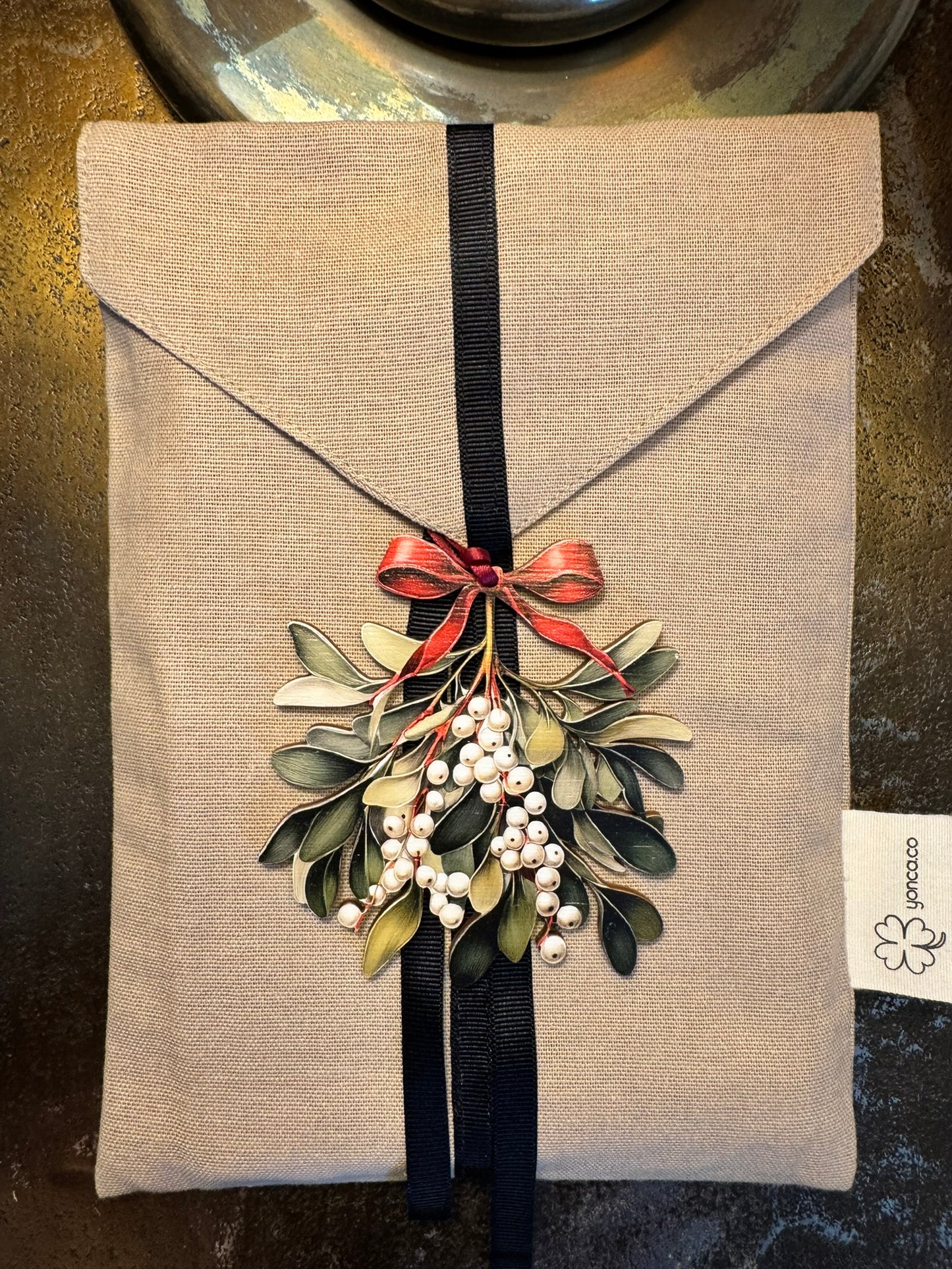 Wooden ornament - Mistletoe Sprig