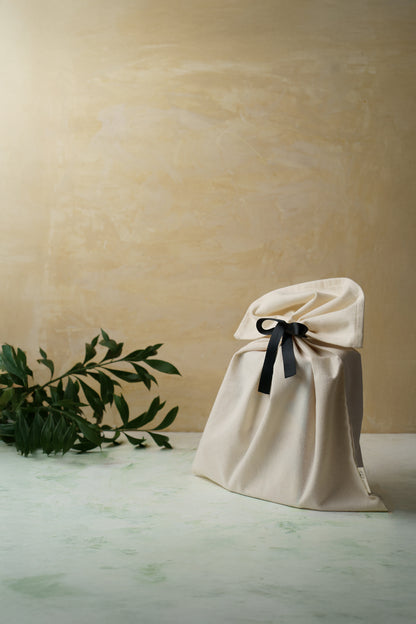 Cotton gift bag with own ribbon (medium)